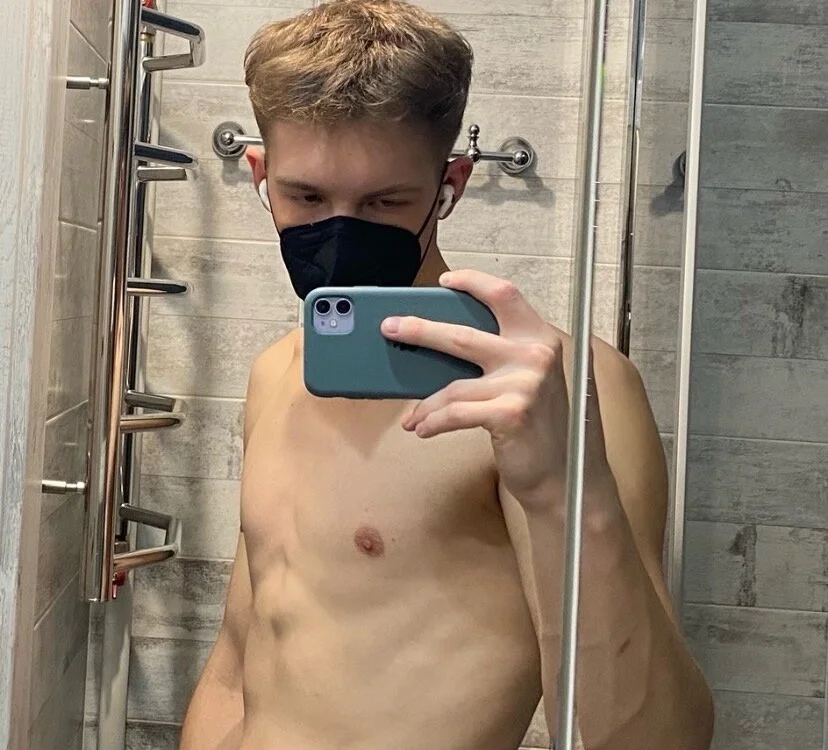 Elvin_expasito Offline XXX-chat