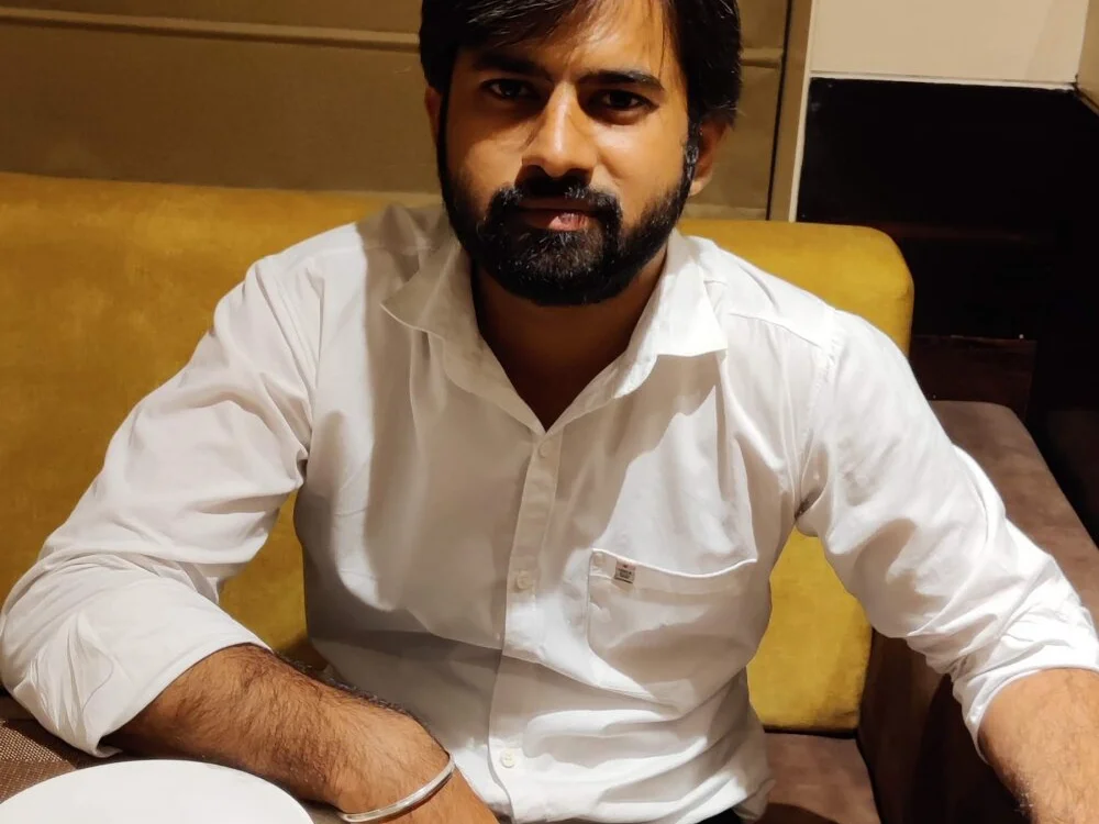 Rohit19997776's Offline XXX Chat