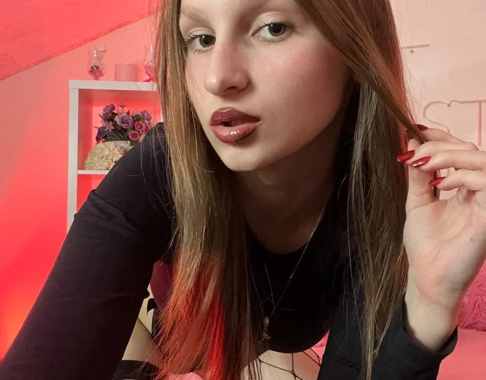 EllaHorton Adlı Modelin Çevrimdışı XXX Sohbeti