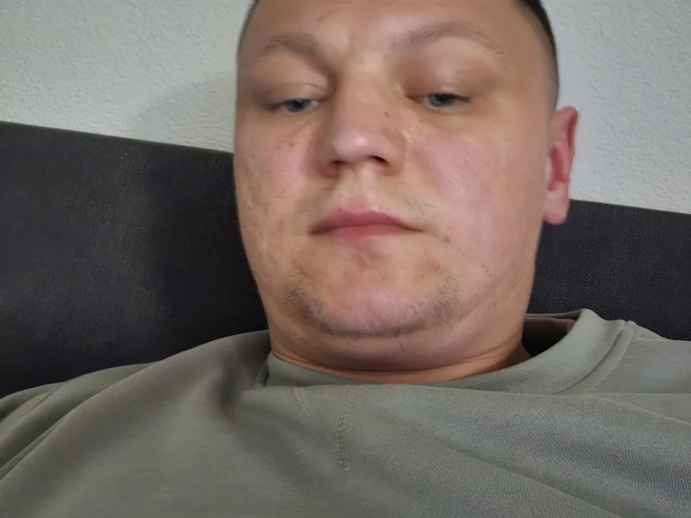 3BallsKing's Offline Chat Room