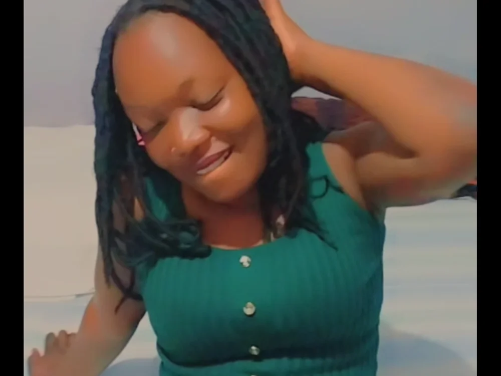 Juicy_jay23 offline XXX-chat