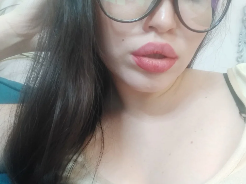 Naomi_babe's Offline XXX Chat