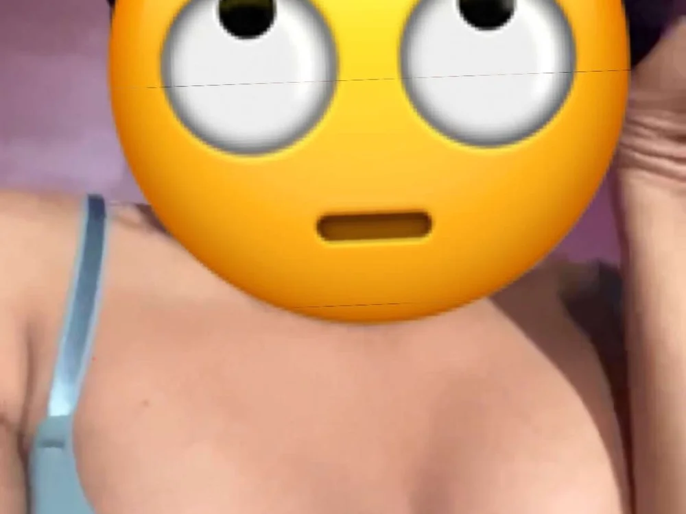 ChampagneCampaign22's Offline Chat Room