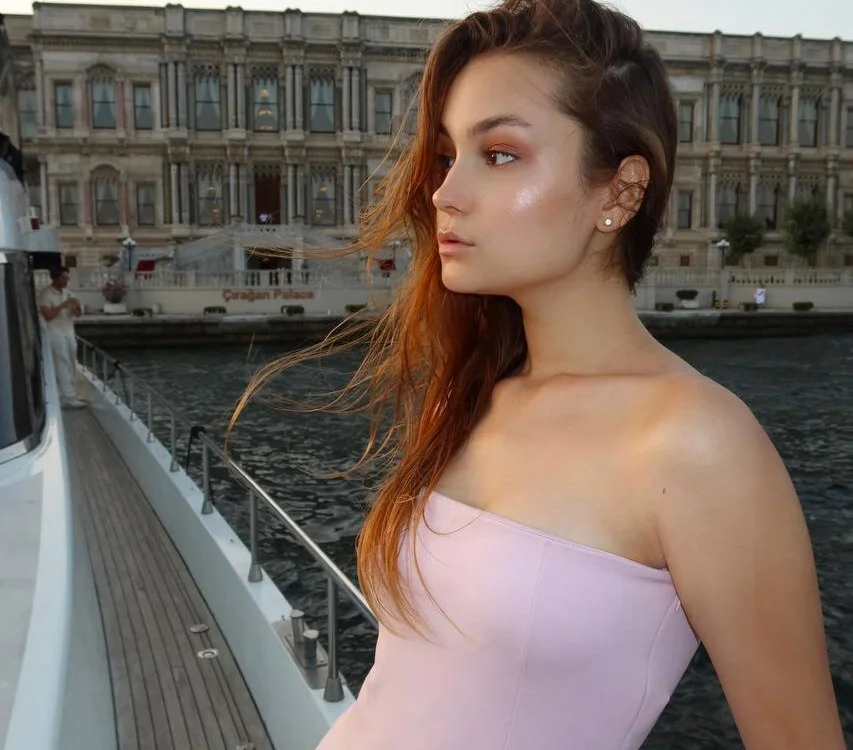 LouiseFlower_'s Offline XXX Chat