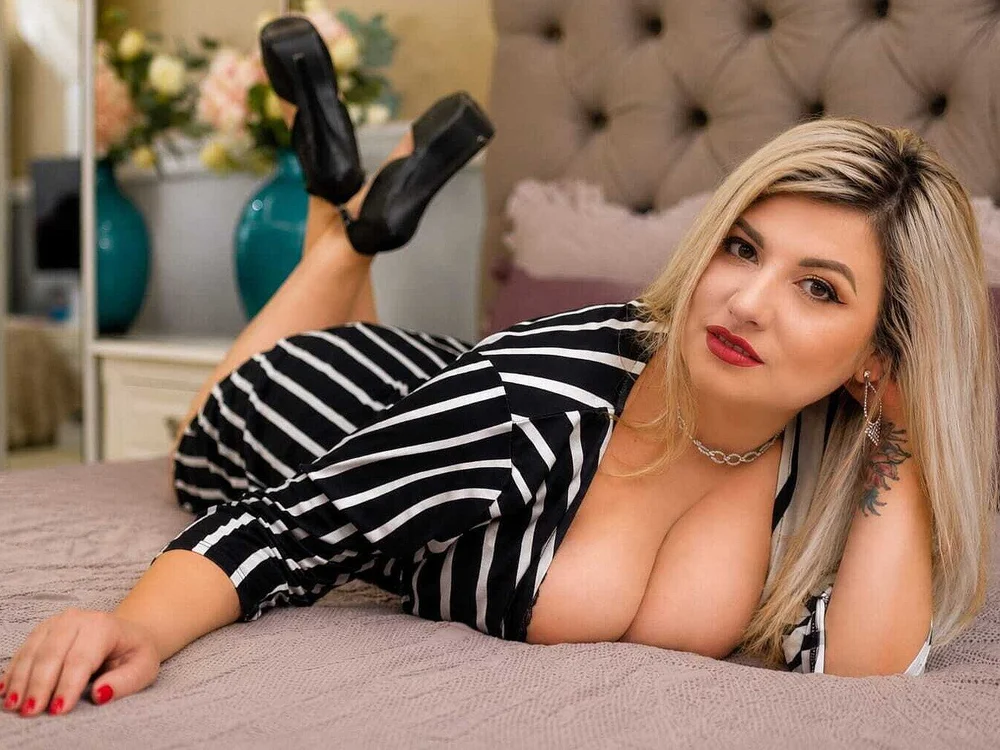 Chat XXX en directo de Moon_piex