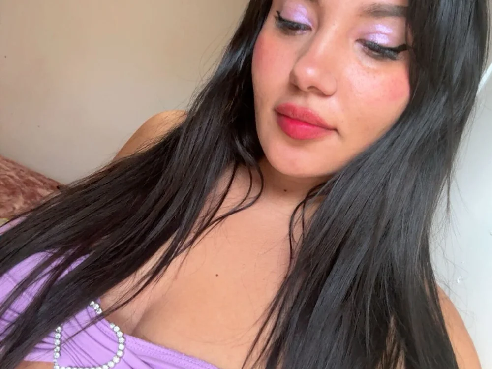 _valentina_28's Offline Chat Room