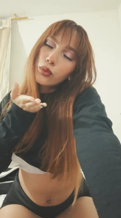 made_rosee's Offline XXX Chat