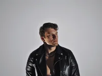 Huntall77 – Naživo XXX chat