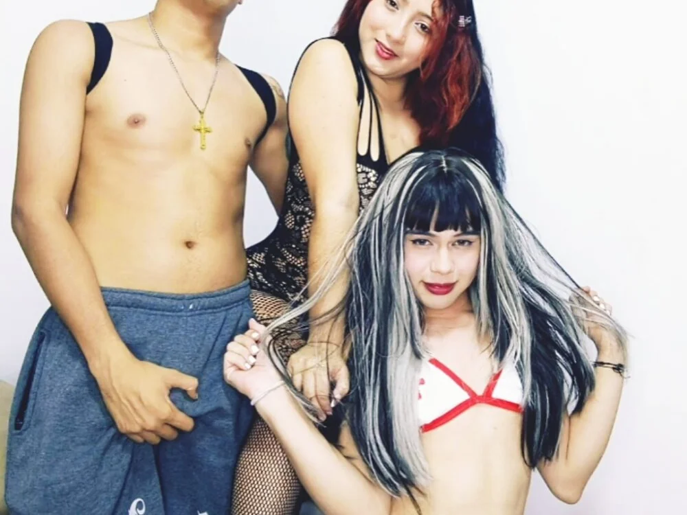 Chat +18 off-line de TrioTemptation_OS