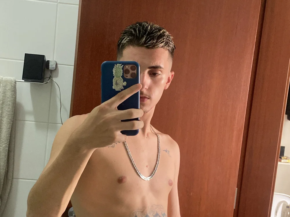 victor_rupert01's Offline XXX Chat