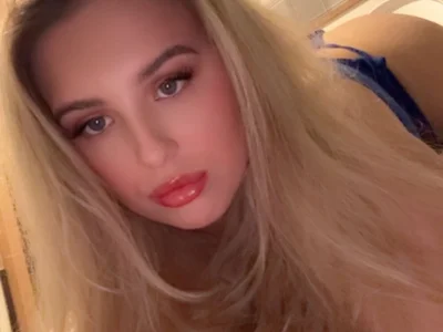 CutieCurvyGirlxo on StripChat