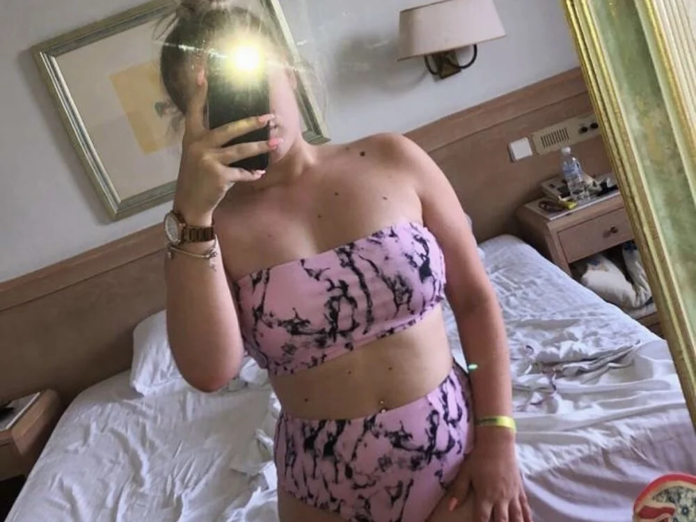 EloiseUK: офлайн-секс-чат