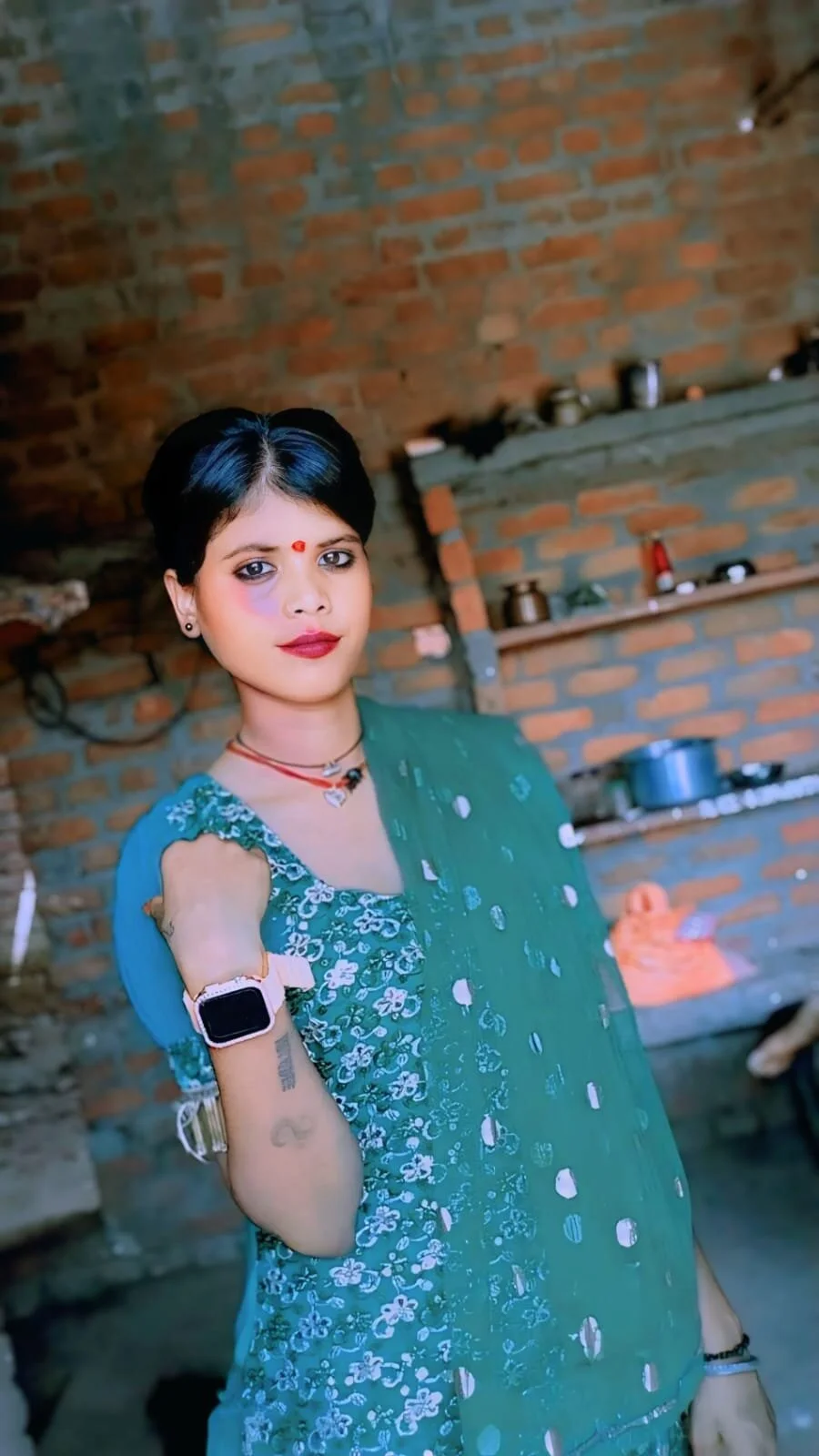 Hot_Shoniya