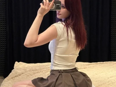 H0lyM0ly live profile