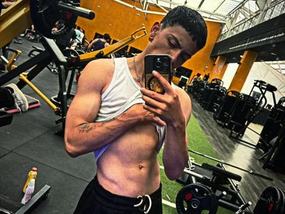 Mike_red - Boy 