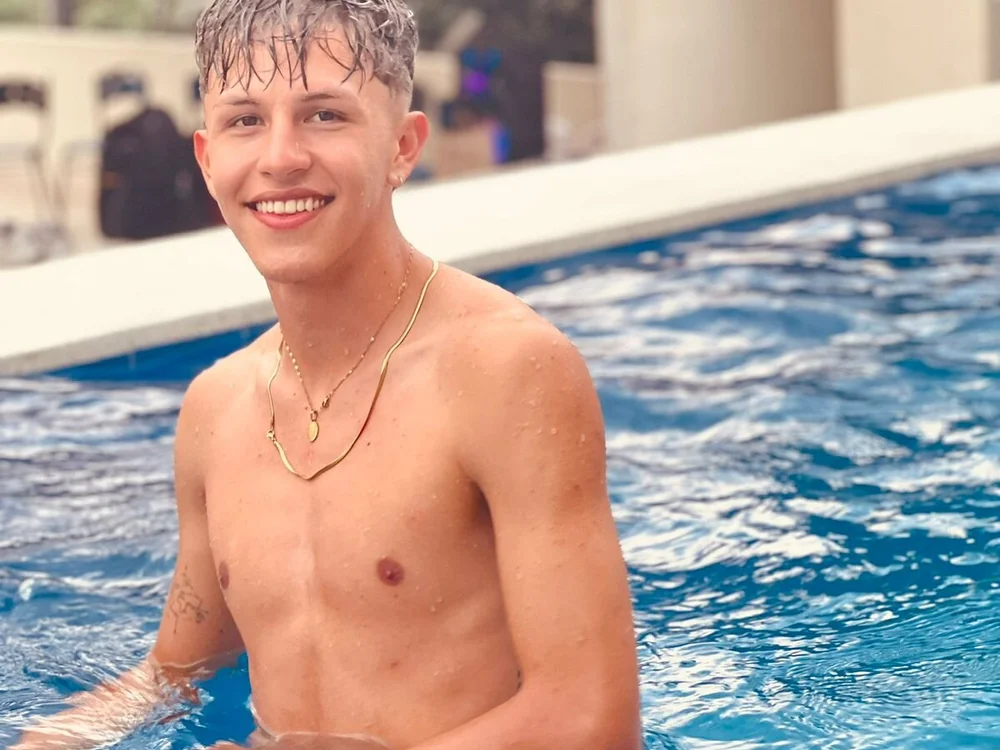 Mateo_savage cam model