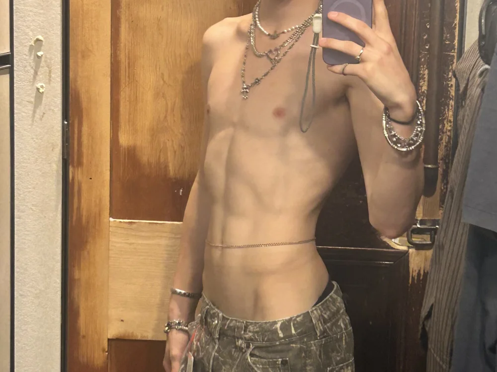 miles-webbxx's Offline XXX Chat