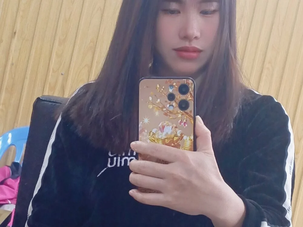 Yui-Ch1682 Obrolan XXX Offline