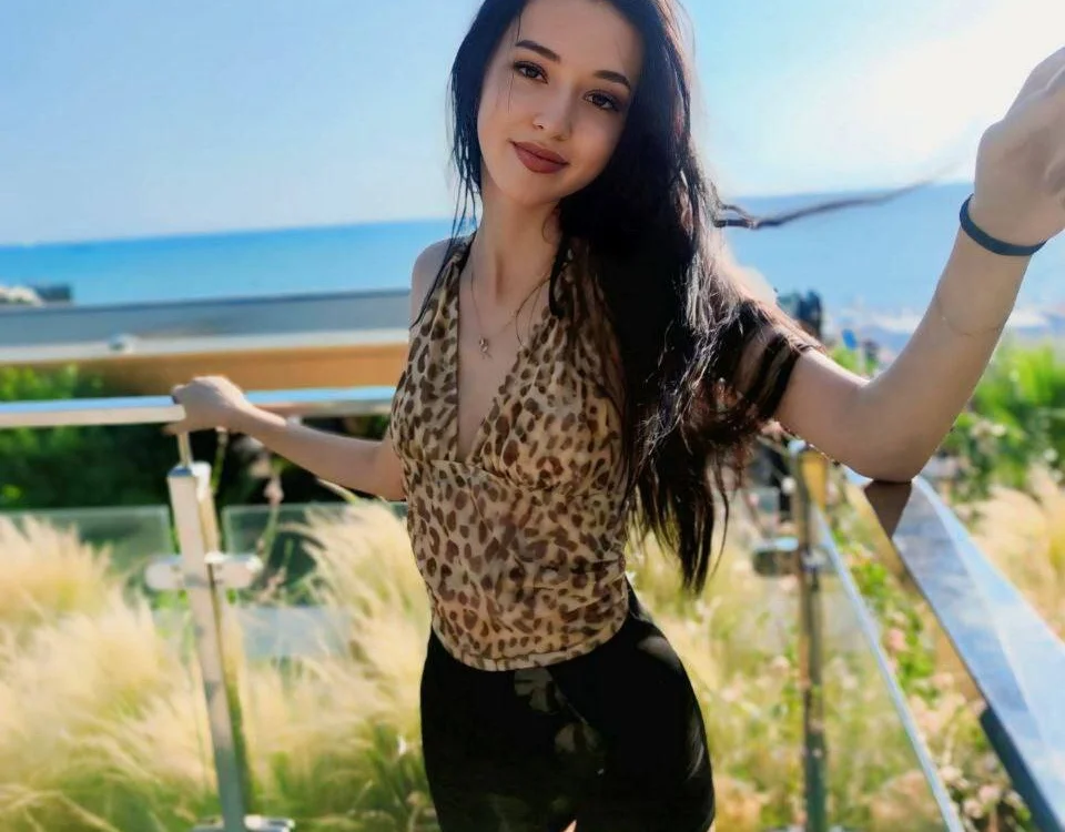 blade_emi_'s Offline Chat Room