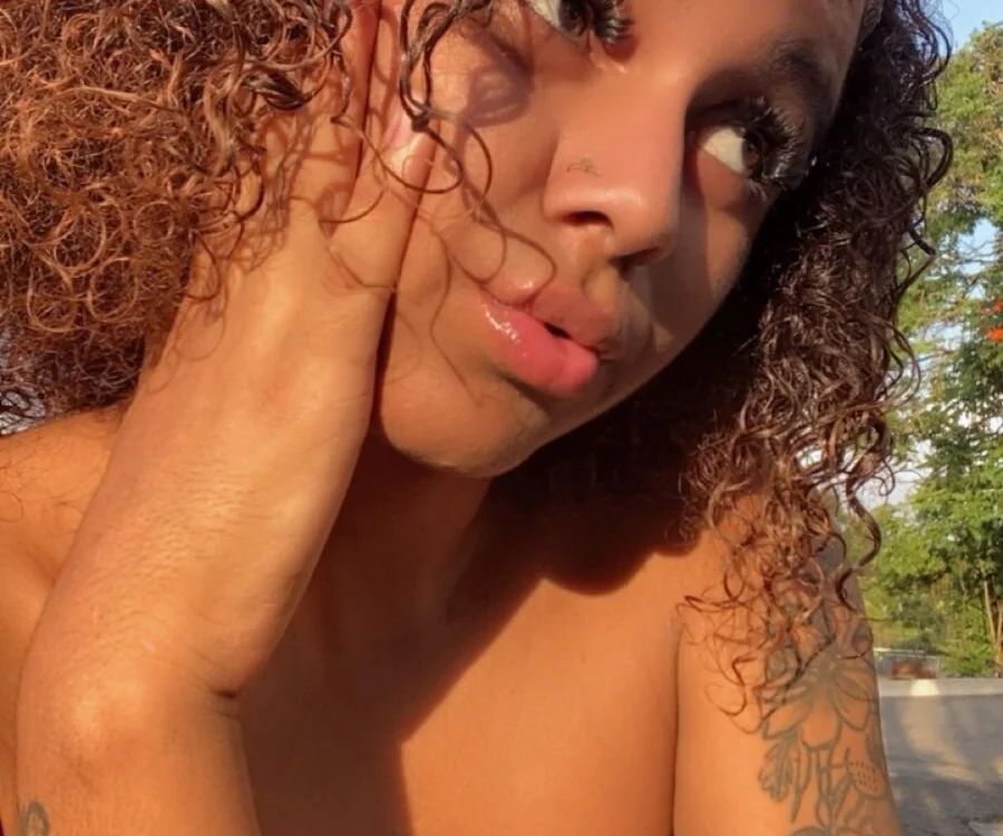 kisy__n Offline XXX chat