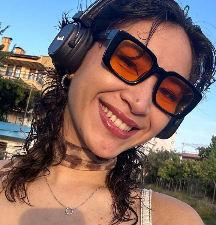 LoraAspell's Offline Chat Room