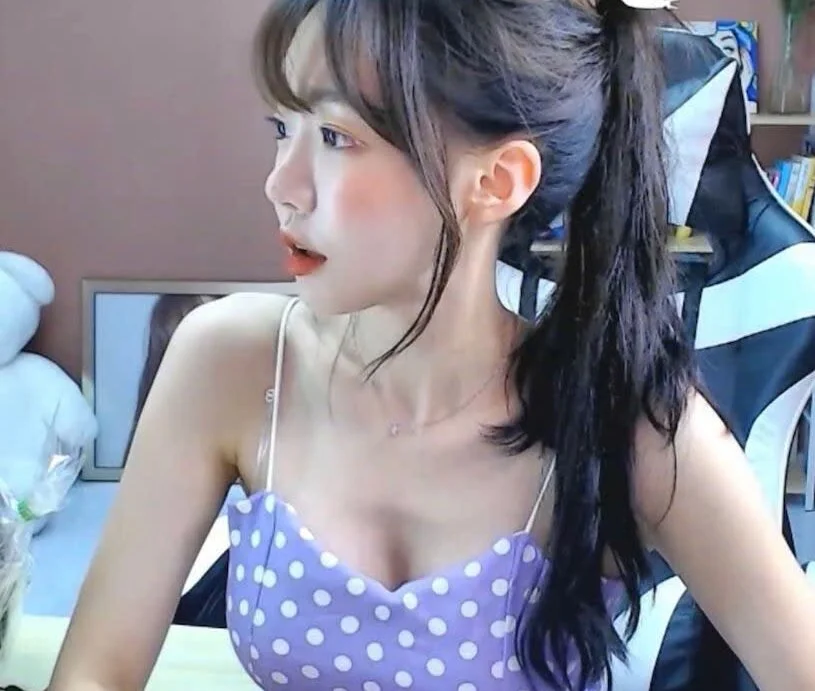 Crystal_kittyy অফলাইন XXX চ্যাট