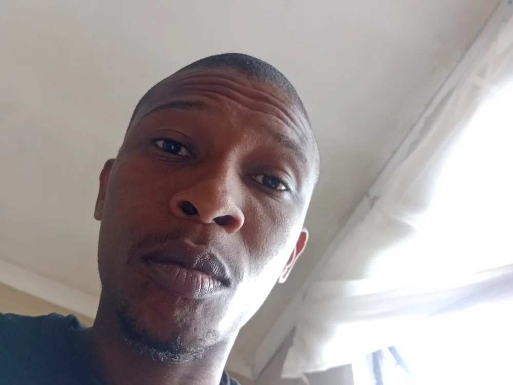 Bhebhe2's Offline Chat Room