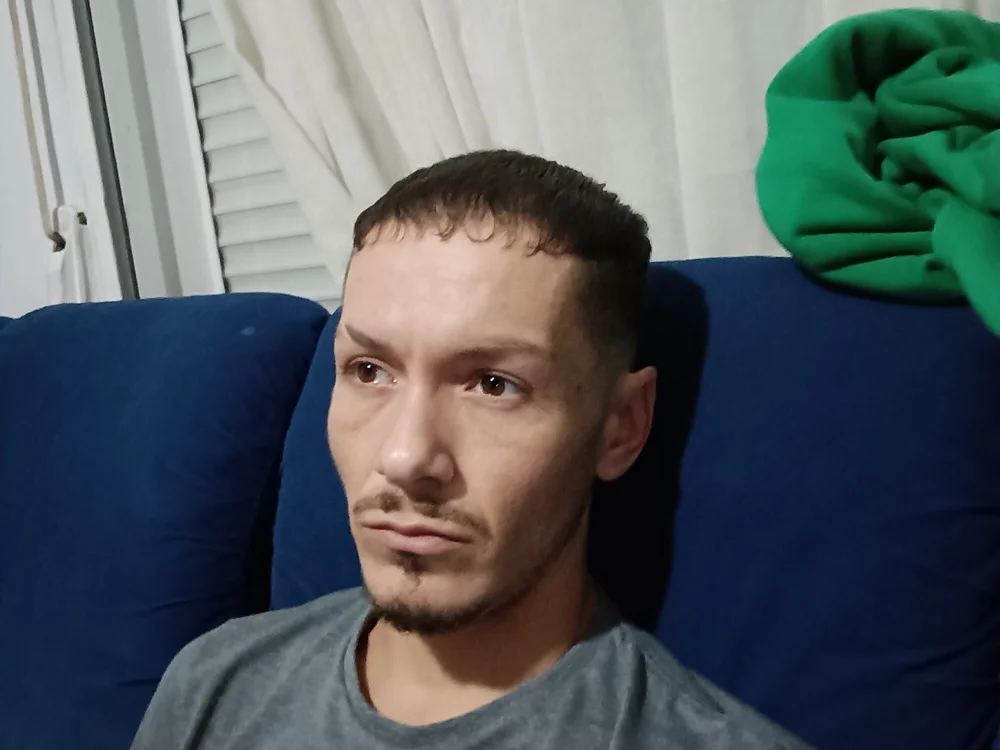 Andres_3693 offline chatrum