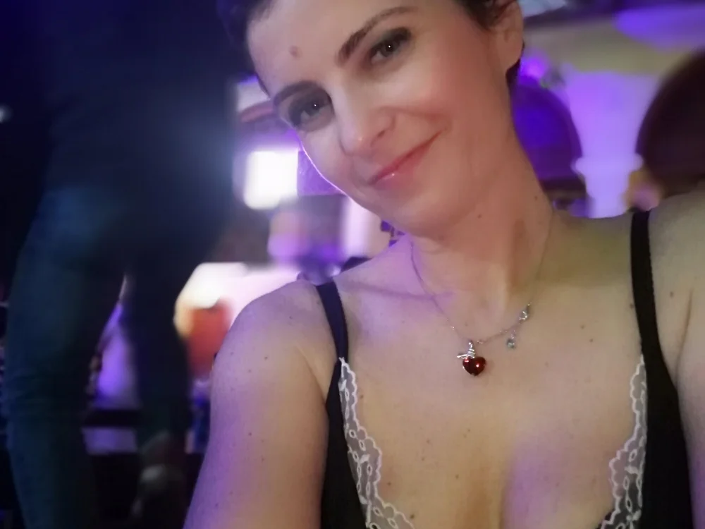 JoyceBarnes' Offline XXX Chat