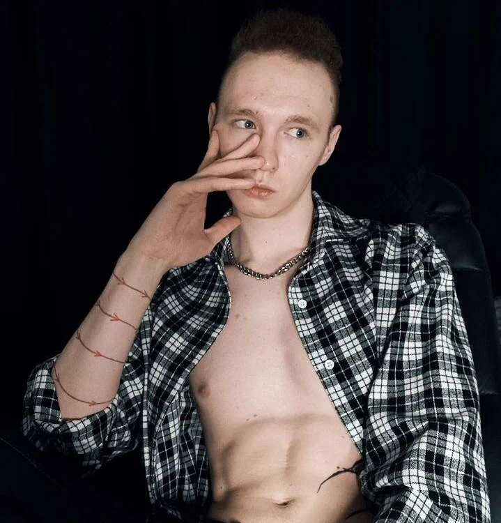 แชท XXX ออฟไลน์ของ Alex_silent