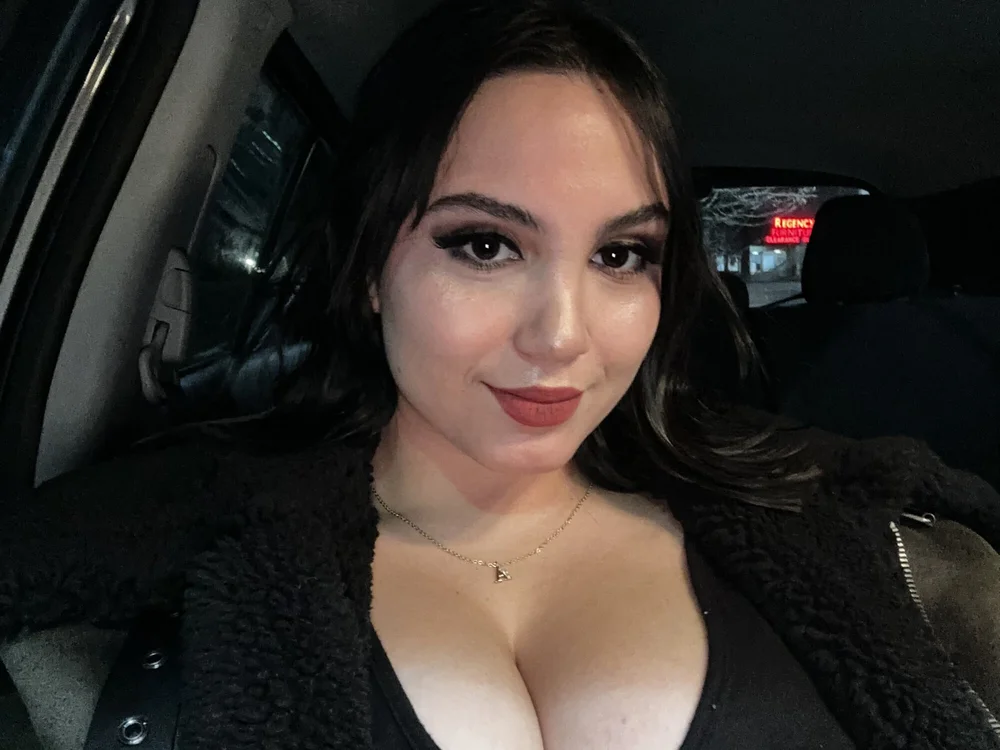 chanel694's Offline Chat Room