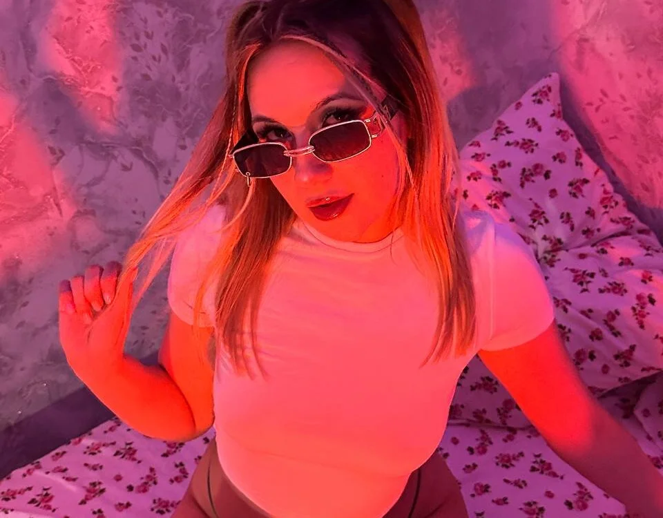 Mercedes_Robinson Offline XXX-Chat