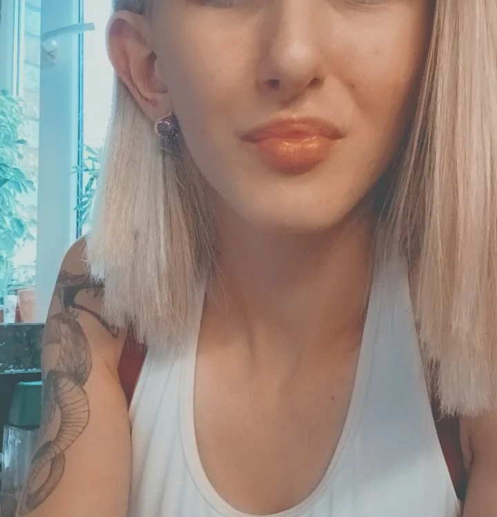XBlonde_33 offline chatrum