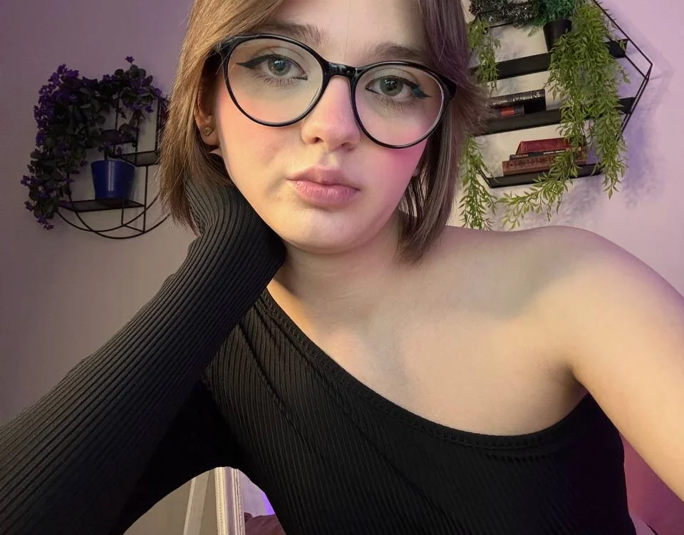 Letoria_Vale offline chatrum