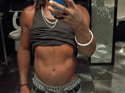 Mikeyloc Male Men Live Cam Striptease