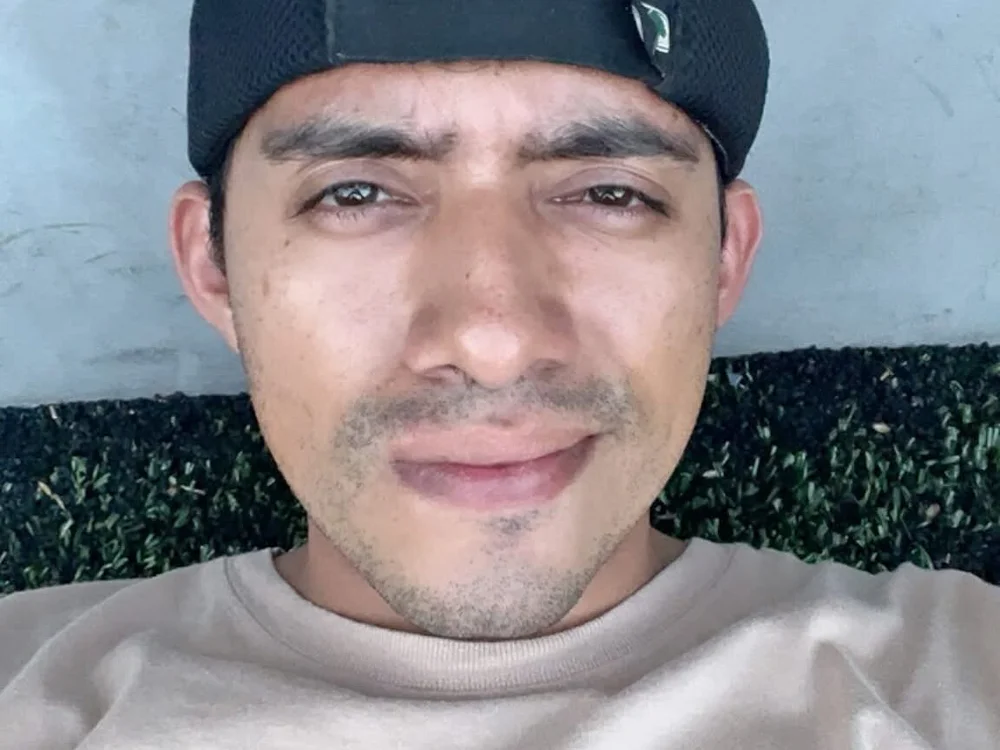 carlosduran13 Chat XXX offline