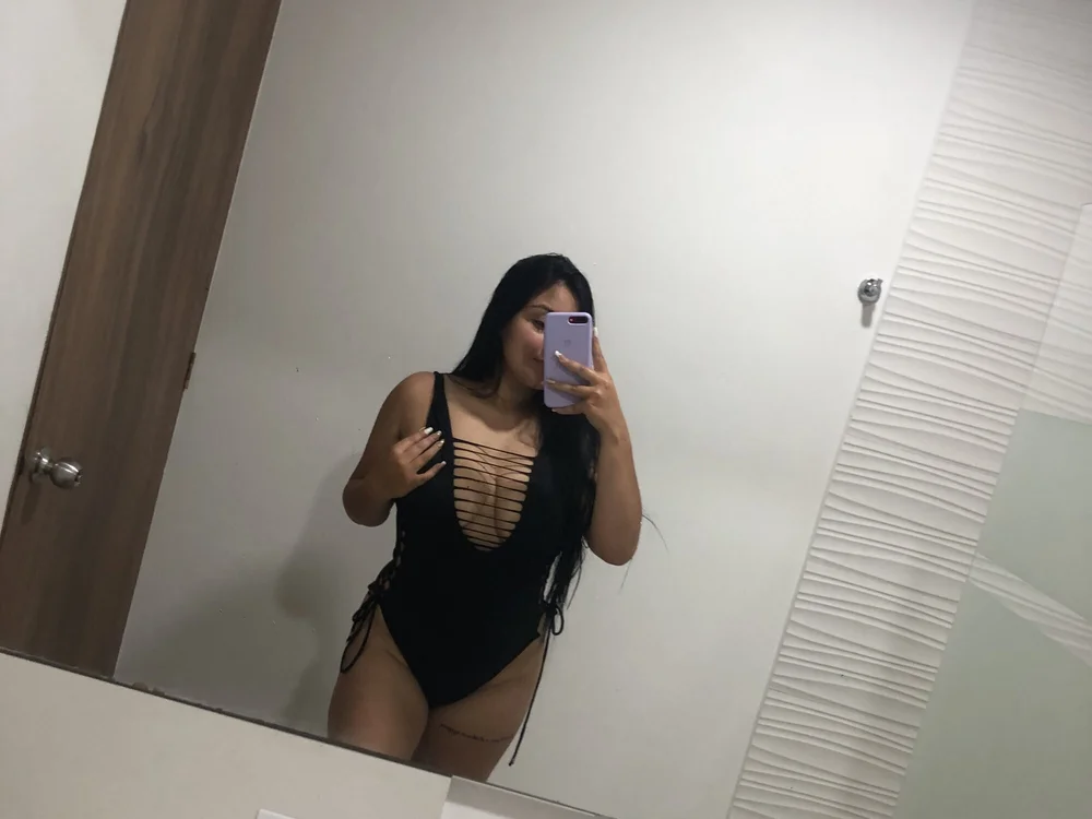 Saraa_Saenzz offline chatrum