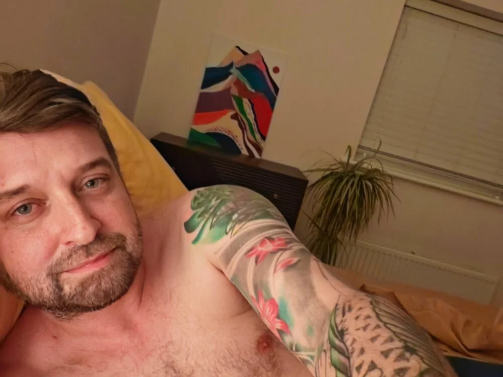 Kristenuk69's Offline XXX Chat