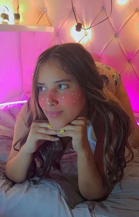 CANDY_MIRANDA's Offline Chat Room