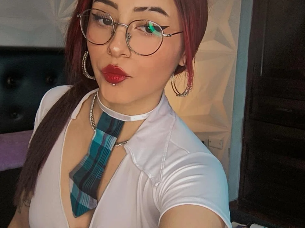 Mia_Lou_ offline chatrum