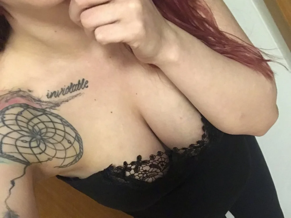 Maddy_Lick's Offline Chat Room