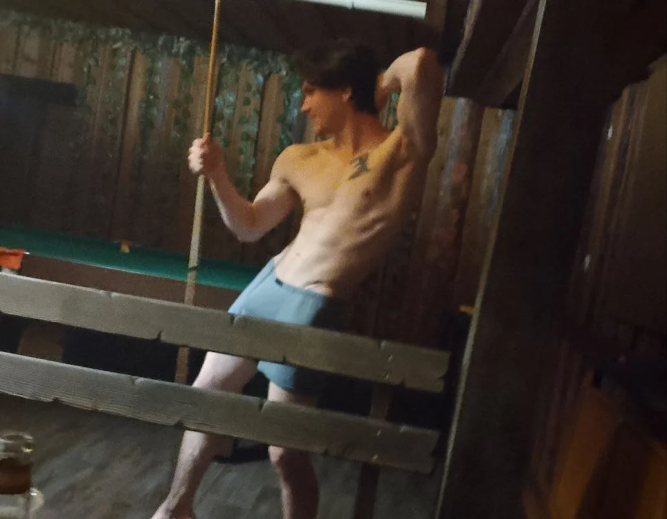 Adameli0_0 offline chatrum