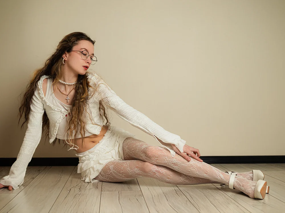 AmelieViolet Adlı Modelin Çevrimdışı XXX Sohbeti