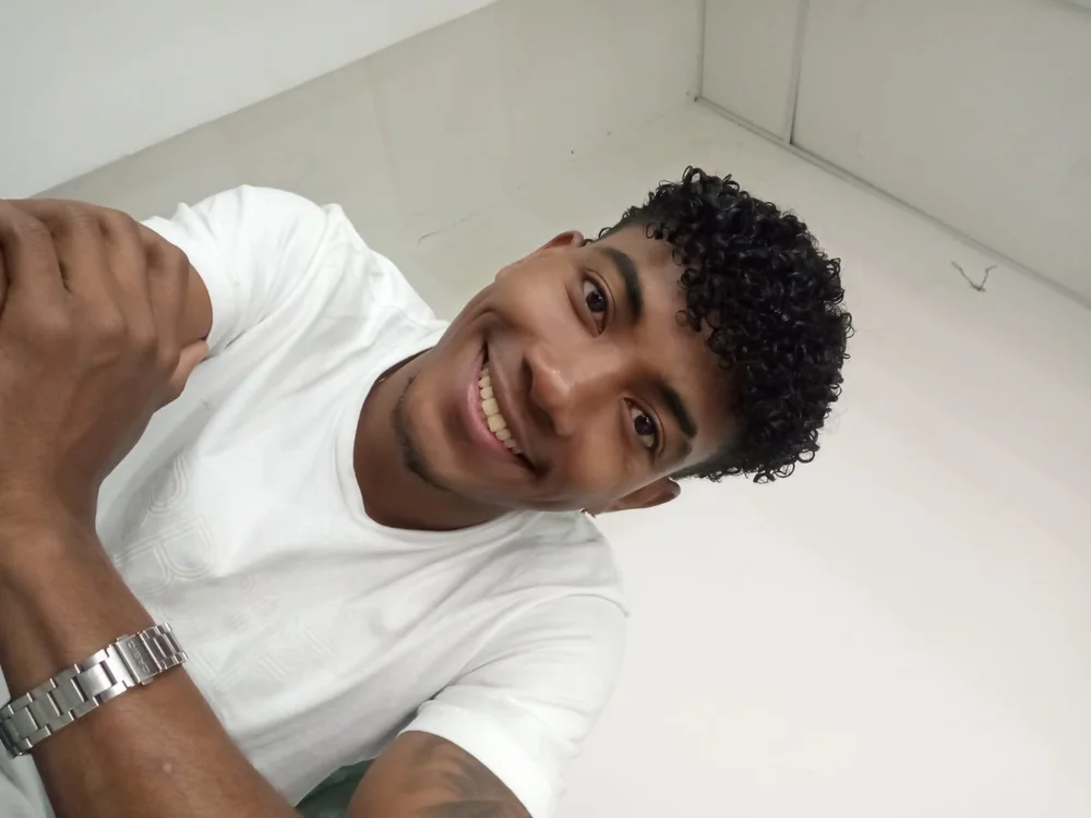 Axel_fuego's Offline Chat Room