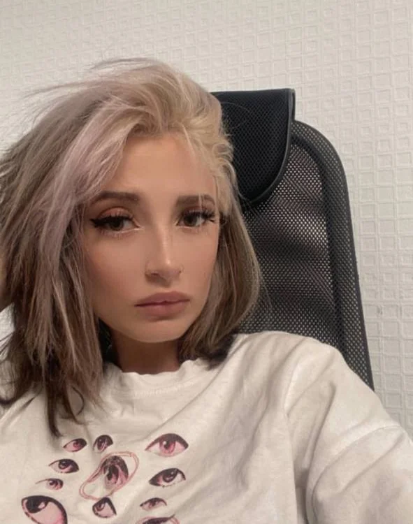PriscillaOstlie's Offline XXX Chat
