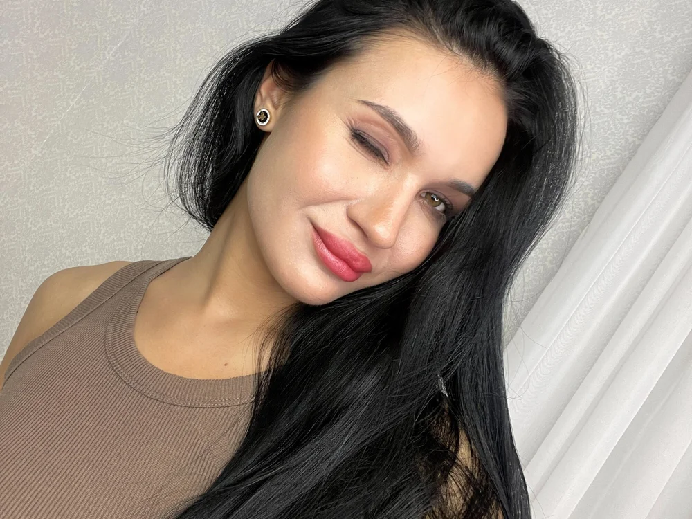 Tiffany_Muuse69's Offline Chat Room