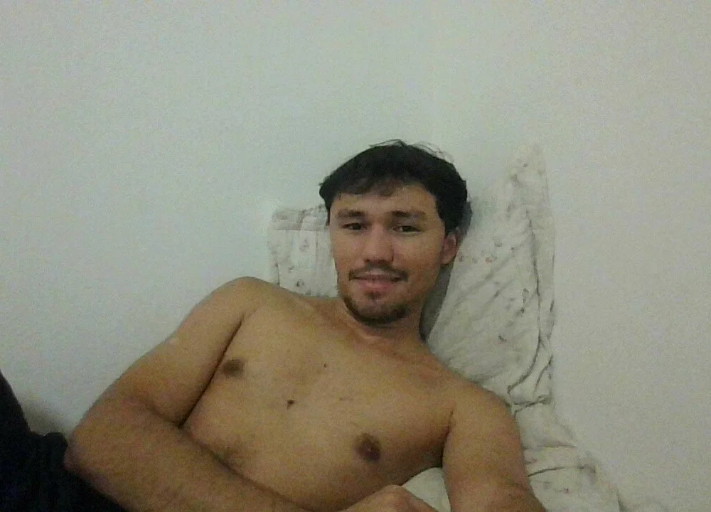 josue_15-3cm's Offline XXX Chat