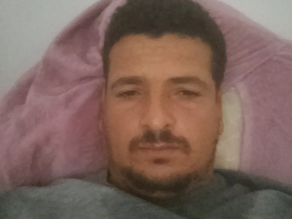دردشة Gold_Boy_26 الجنسية دون اتصال