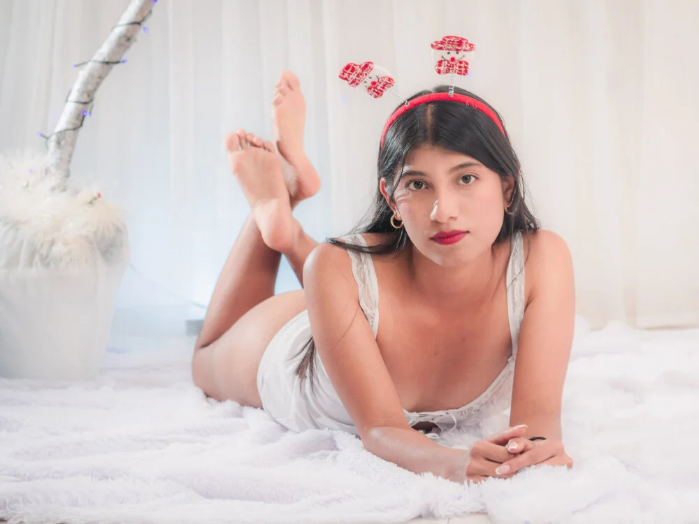 YeseniaRodriguez3's Offline XXX Chat