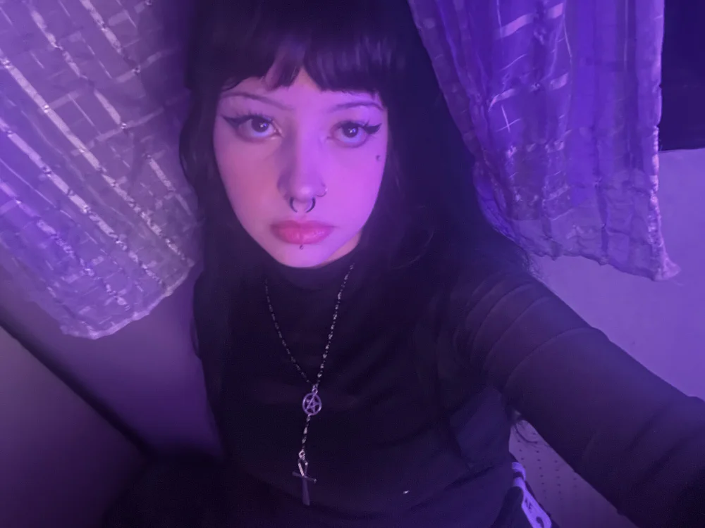 AliceSkyes offline chat-rom
